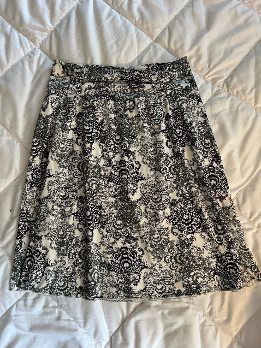 Tranquility Skirt Black & White Paisley Patterned Colorado Clothing Sz S